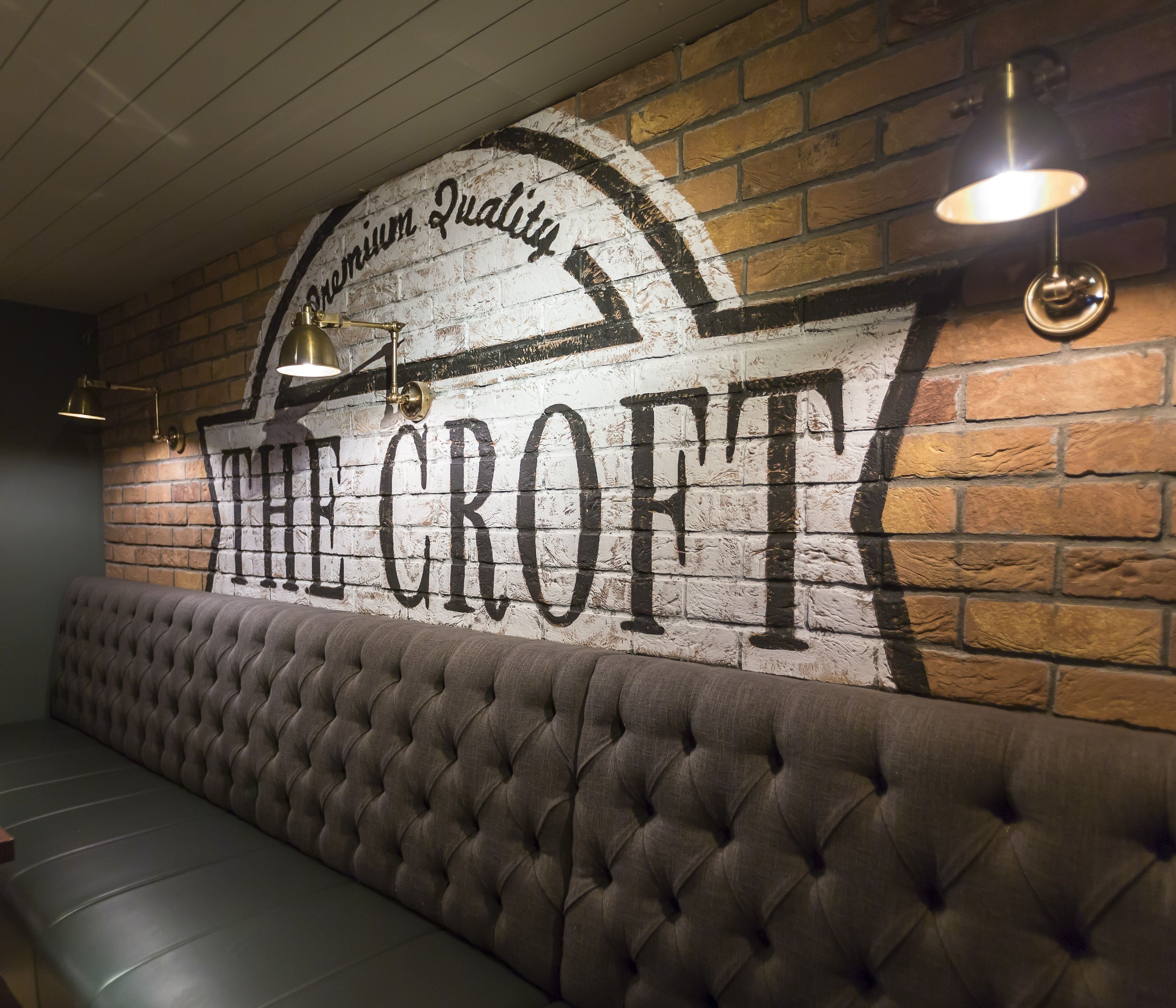 3 restaurants, lunch served