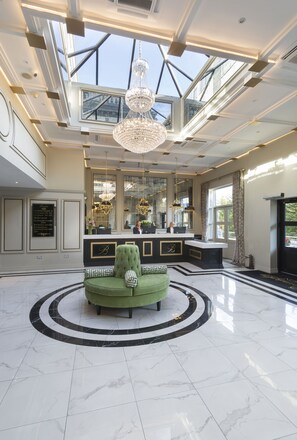 Serves lunch and dinner - The Bonnington Dublin & Leisure Centre (Dublin)