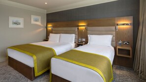Hypo-allergenic bedding, in-room safe, desk, laptop workspace - The Bonnington Dublin & Leisure Centre (Dublin)