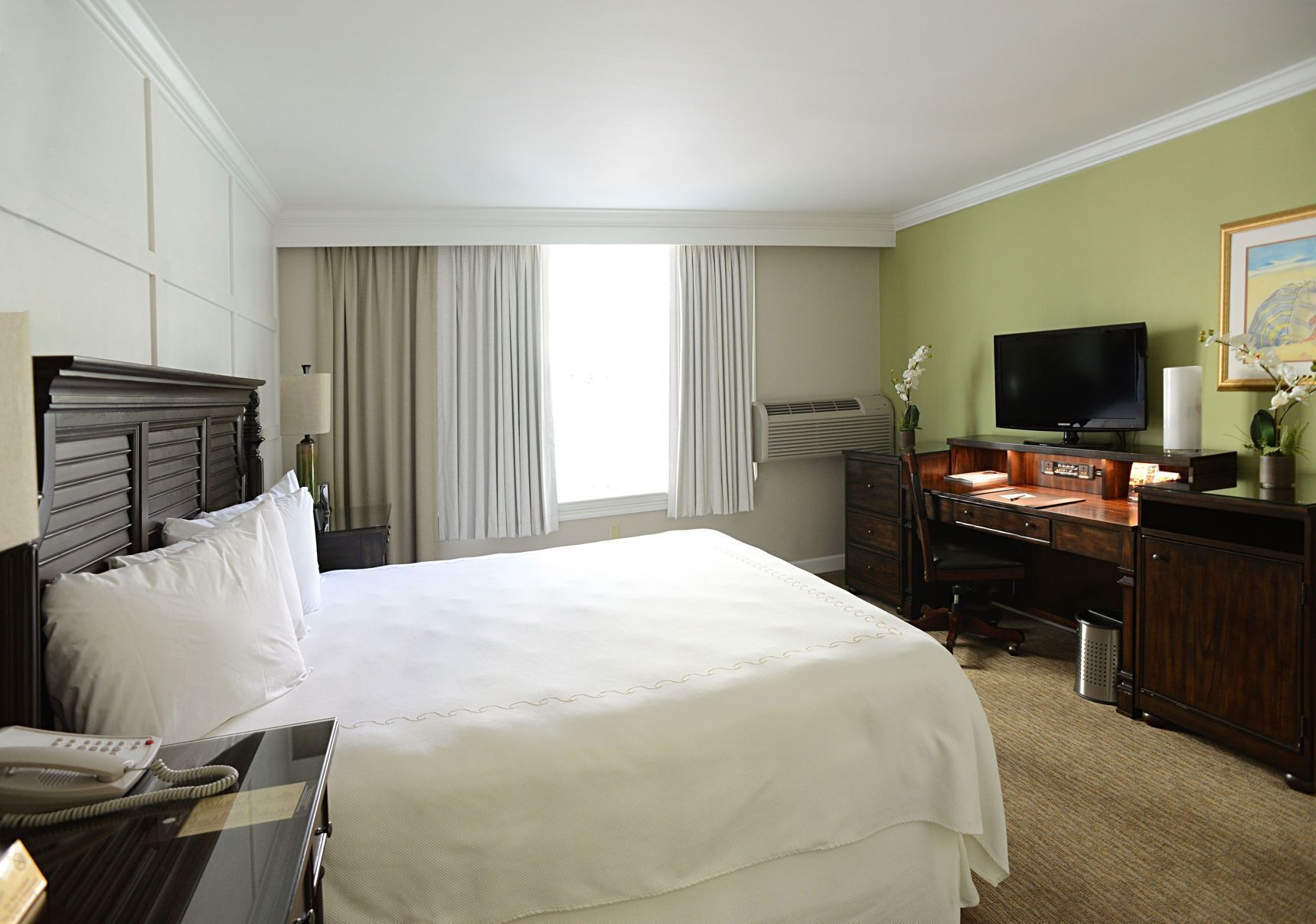 In-room safe, desk, iron/ironing board, free WiFi