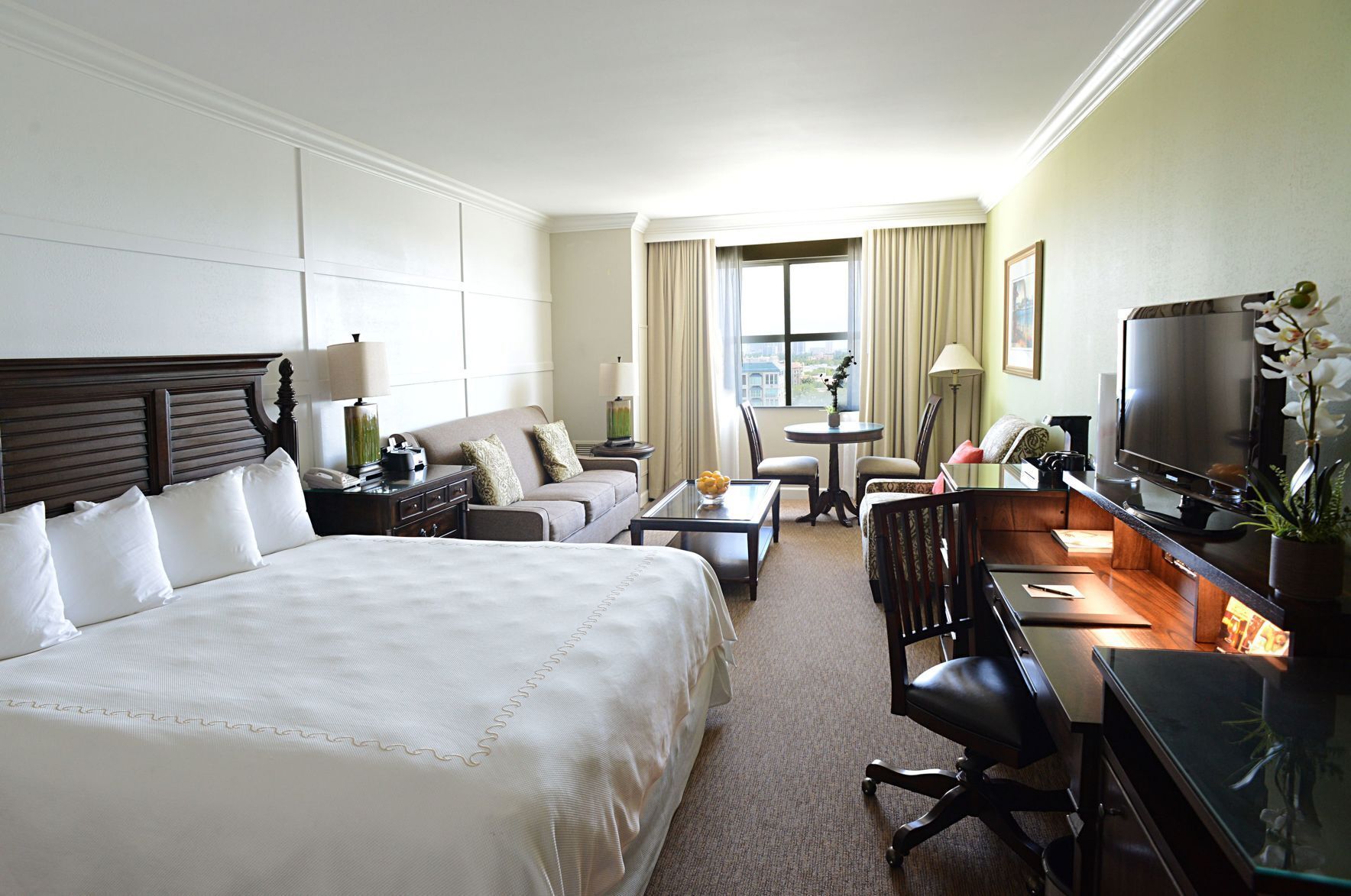 In-room safe, desk, iron/ironing board, free WiFi