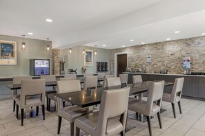 Breakfast area - Best Western At O'Hare (Rosemont)