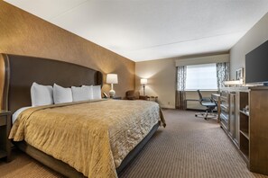 Standard Room, 1 King Bed, Non Smoking | Premium bedding, pillowtop beds, in-room safe, blackout drapes