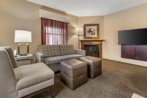 Premium bedding, pillow-top beds, in-room safe, blackout curtains