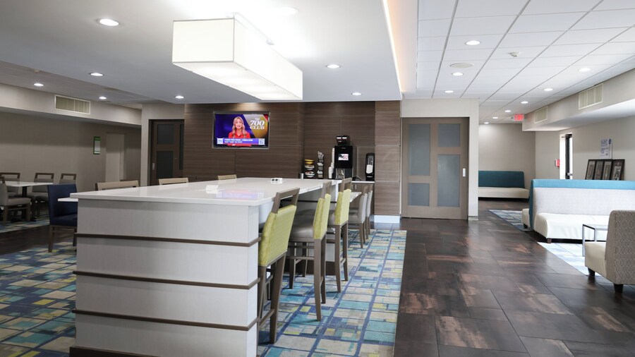 Garner Hotel Glen Burnie BWI Airport Area by IHG