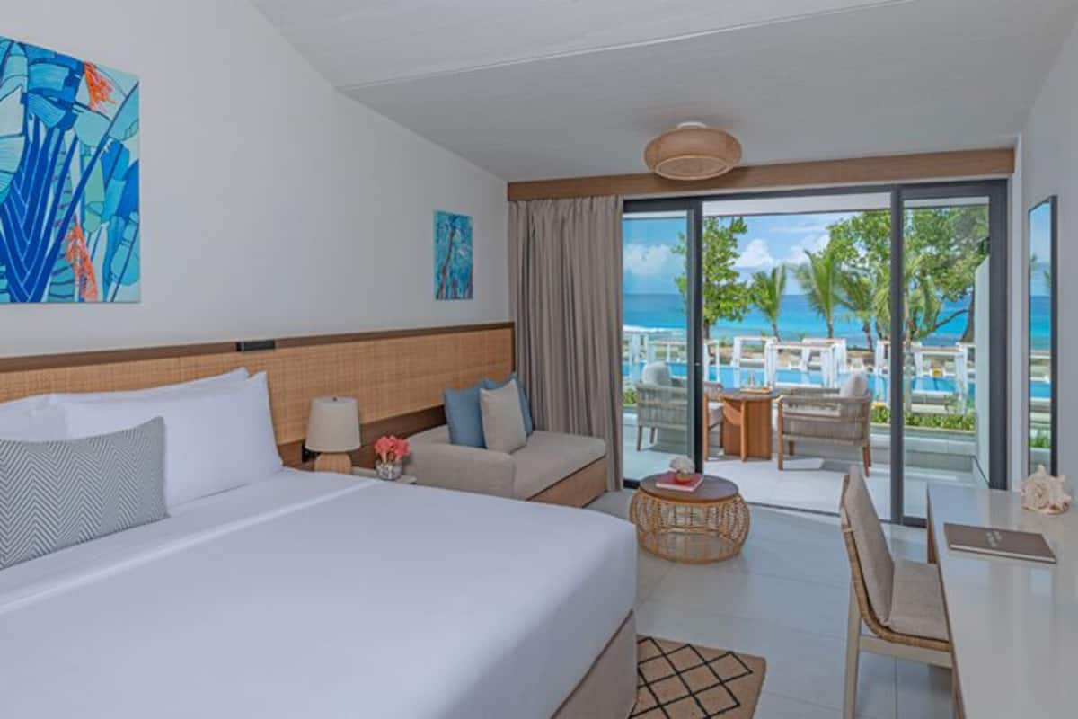 Superior Ocean View Balcony Room | Servizio della camera