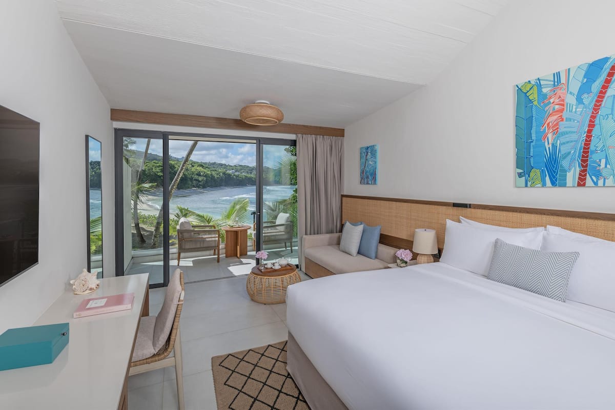 Ocean View Suite | Bantalan ekstra lembut, minibar, brankas, dan meja kerja