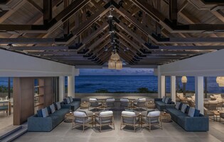 2 bares/lounges, 2 bares ao lado da piscina, bar molhado