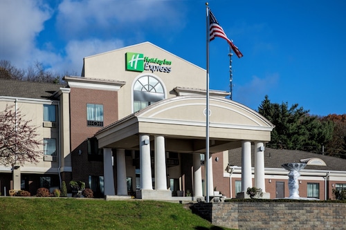 Holiday Inn Express Meadville (I-79 Exit 147a) by IHG