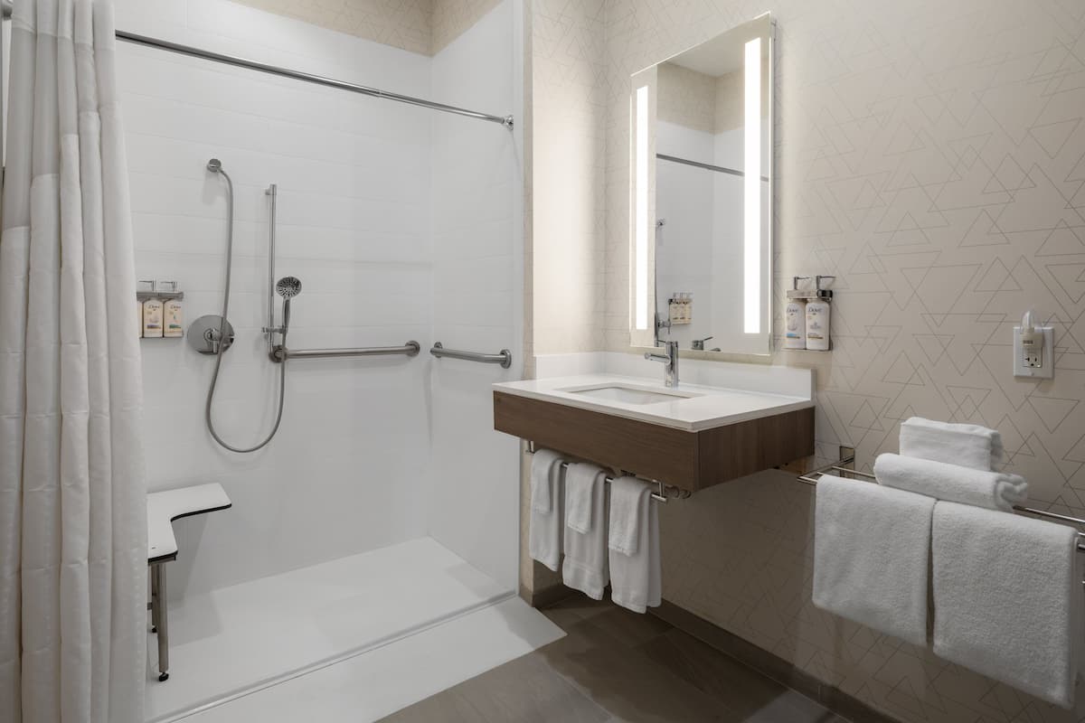Standard Room, 1 Queen Bed, Accessible (Communications) | 1 bedroom, hypo-allergenic bedding, desk, iron/ironing board
