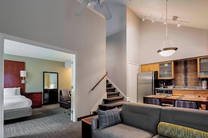 Penthouse, Multiple Beds, Non Smoking, Fireplace (Fireplace) | Living area