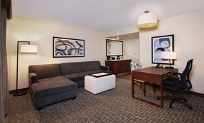 1 bedroom, in-room safe, desk, laptop workspace - Embassy Suites by Hilton Anaheim North (Anaheim)