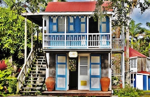 Courtyard - Hermitage Nevis (Charlestown)