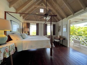 Traditional Villa | In-room safe, iron/ironing board, free WiFi, bed sheets