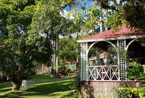 Breakfast, lunch, dinner served; Caribbean cuisine, garden views 