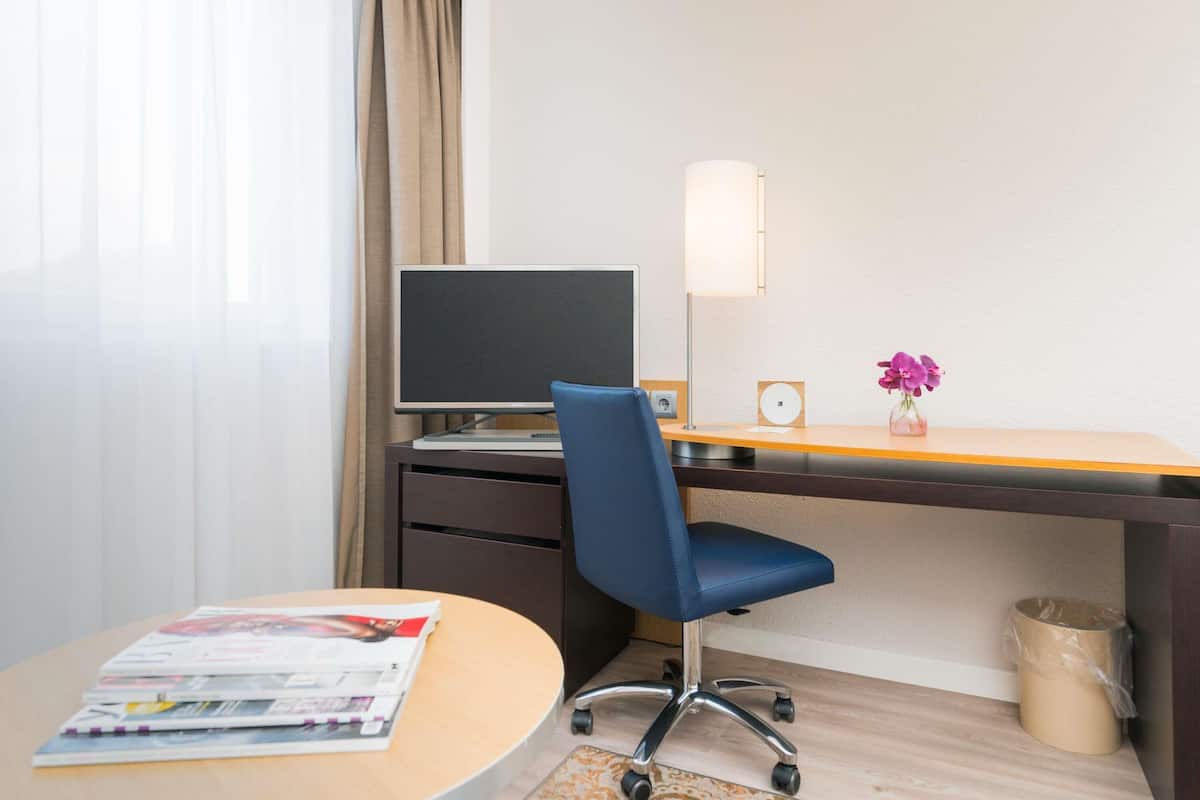 Superior Room, 1 Double Bed | Minibar, in-room safe, desk, laptop workspace