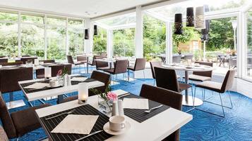 Breakfast, lunch, dinner served; pool views