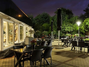 Bar (in der Unterkunft)