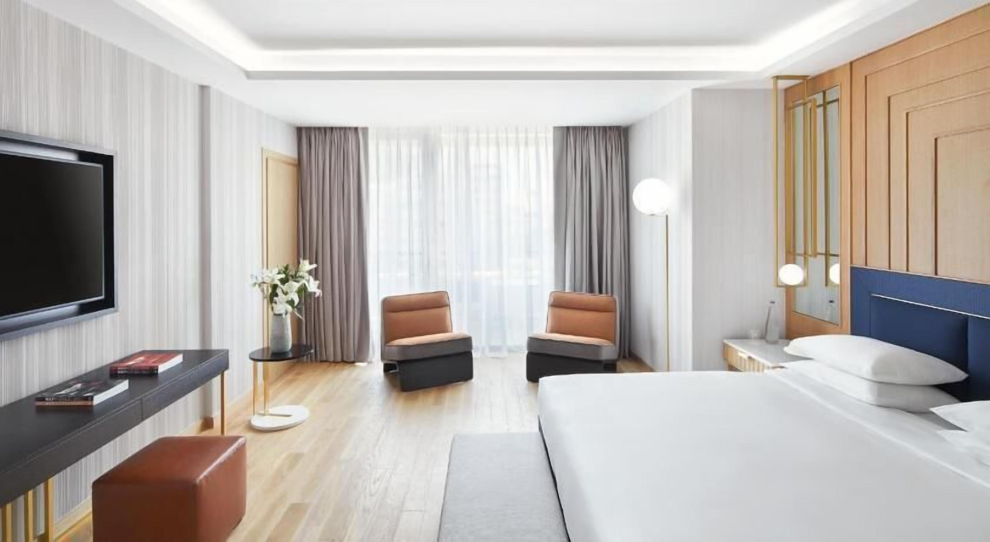 Minibar, in-room safe, desk, soundproofing