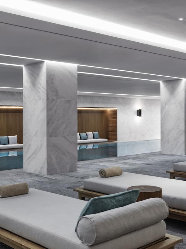 Couples treatment rooms, sauna, hot tub, steam room, massages