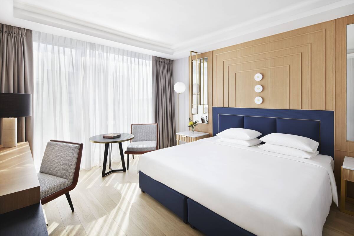 Minibar, coffres-forts dans les chambres, bureau, chambres insonorisées