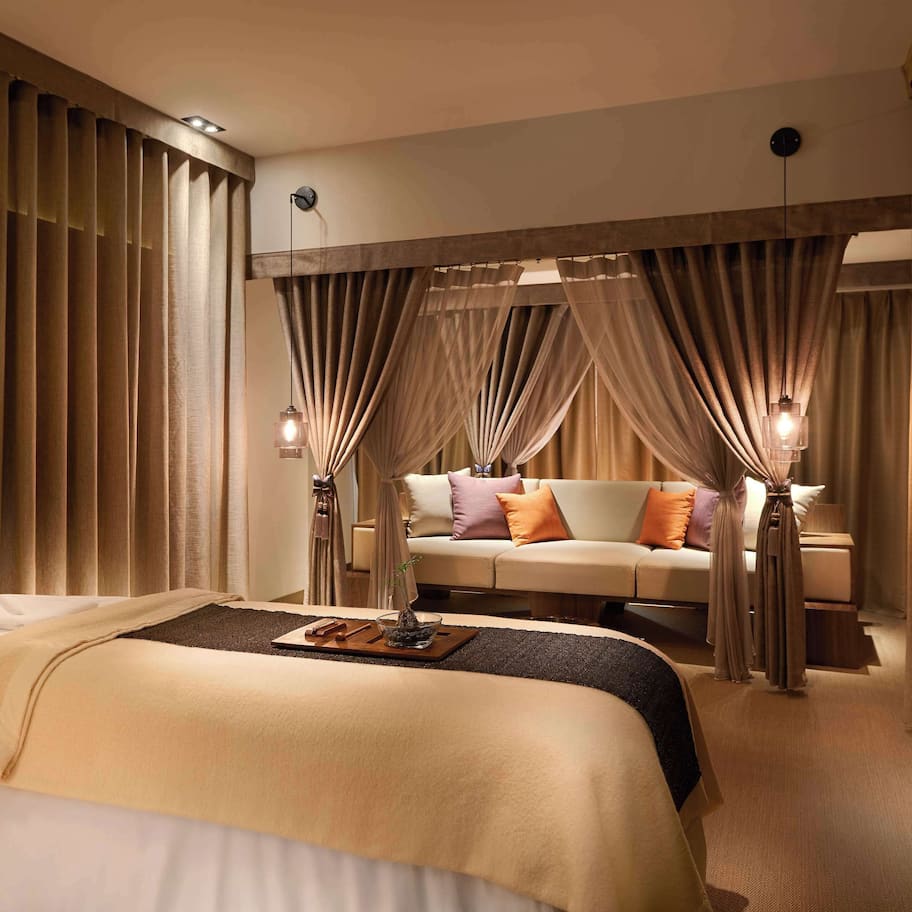 Sauna, steam room, body treatments, body wraps, body scrubs, facials