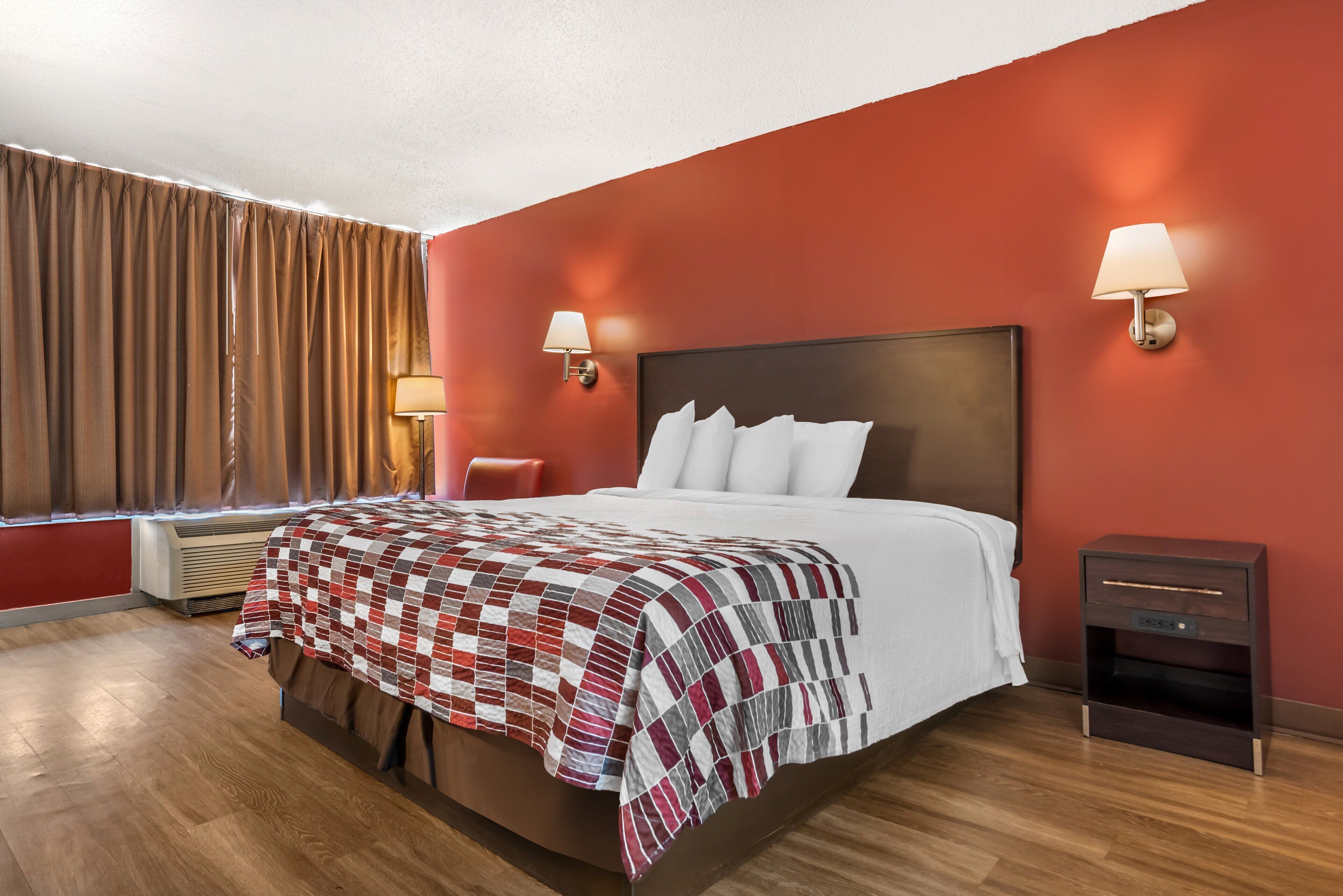 Skrivebord, skrivebord for bærbar PC og blendingsgardiner