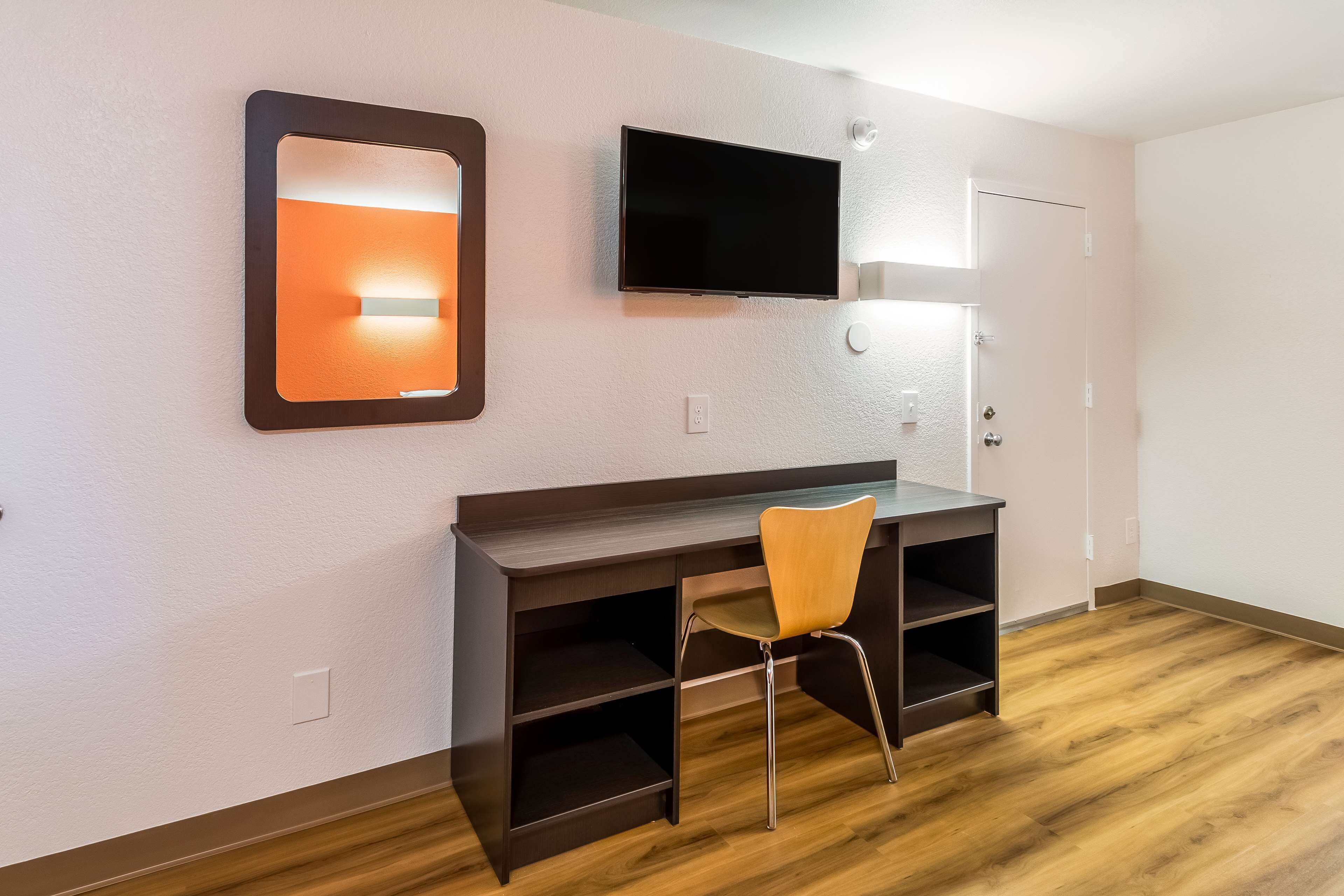 免费 WiFi、床单