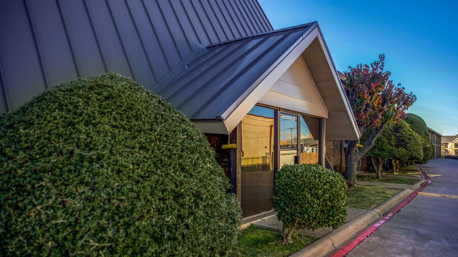 Motel 6 Arlington, TX - UTA