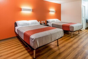 Free WiFi, bed sheets - Motel 6 Arlington, TX - UTA (Arlington)