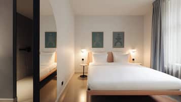 Habitación doble | Ropa de cama de alta calidad y caja de seguridad en la habitación