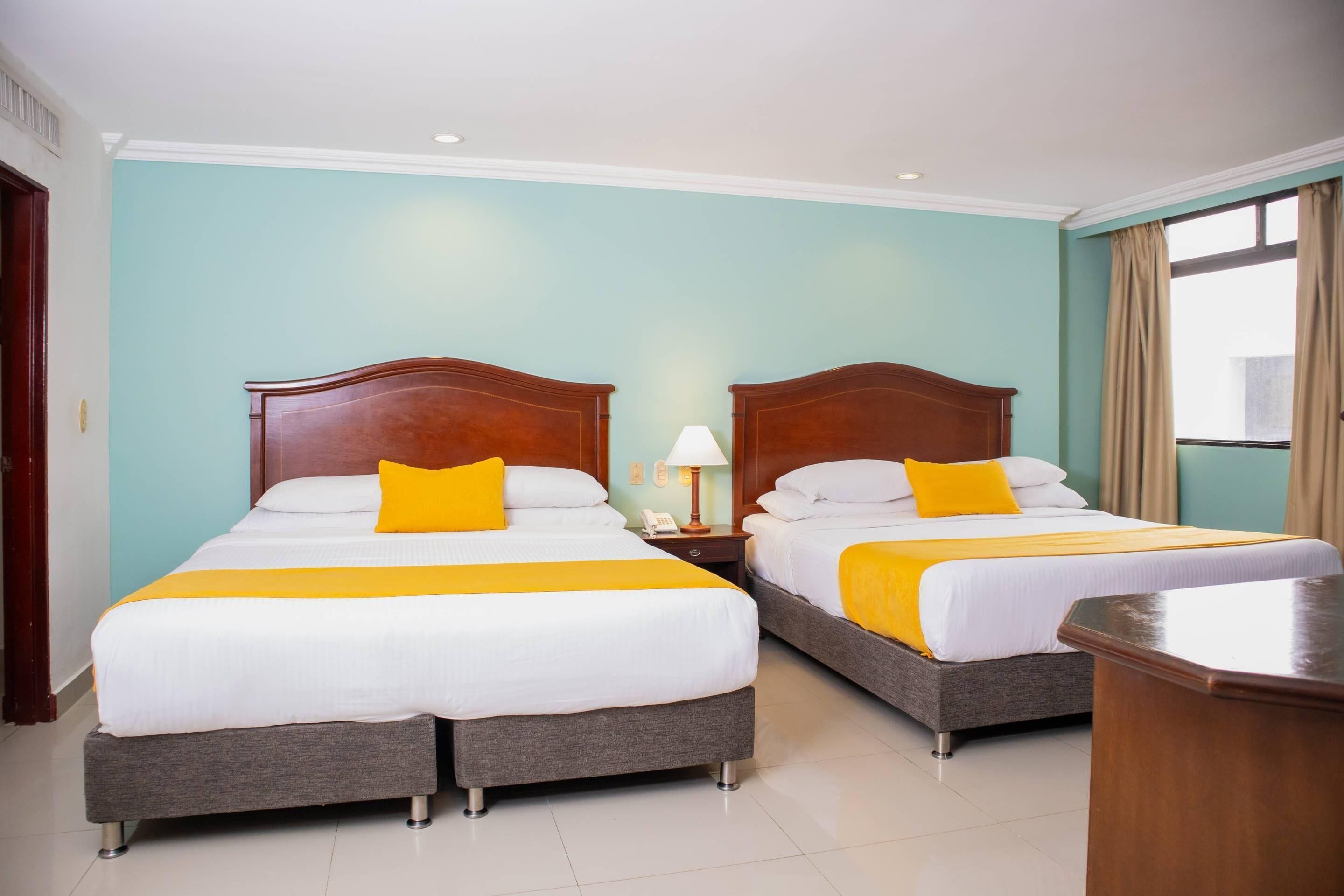 Junior Suite, Non Smoking (2 King Beds, Family Room)