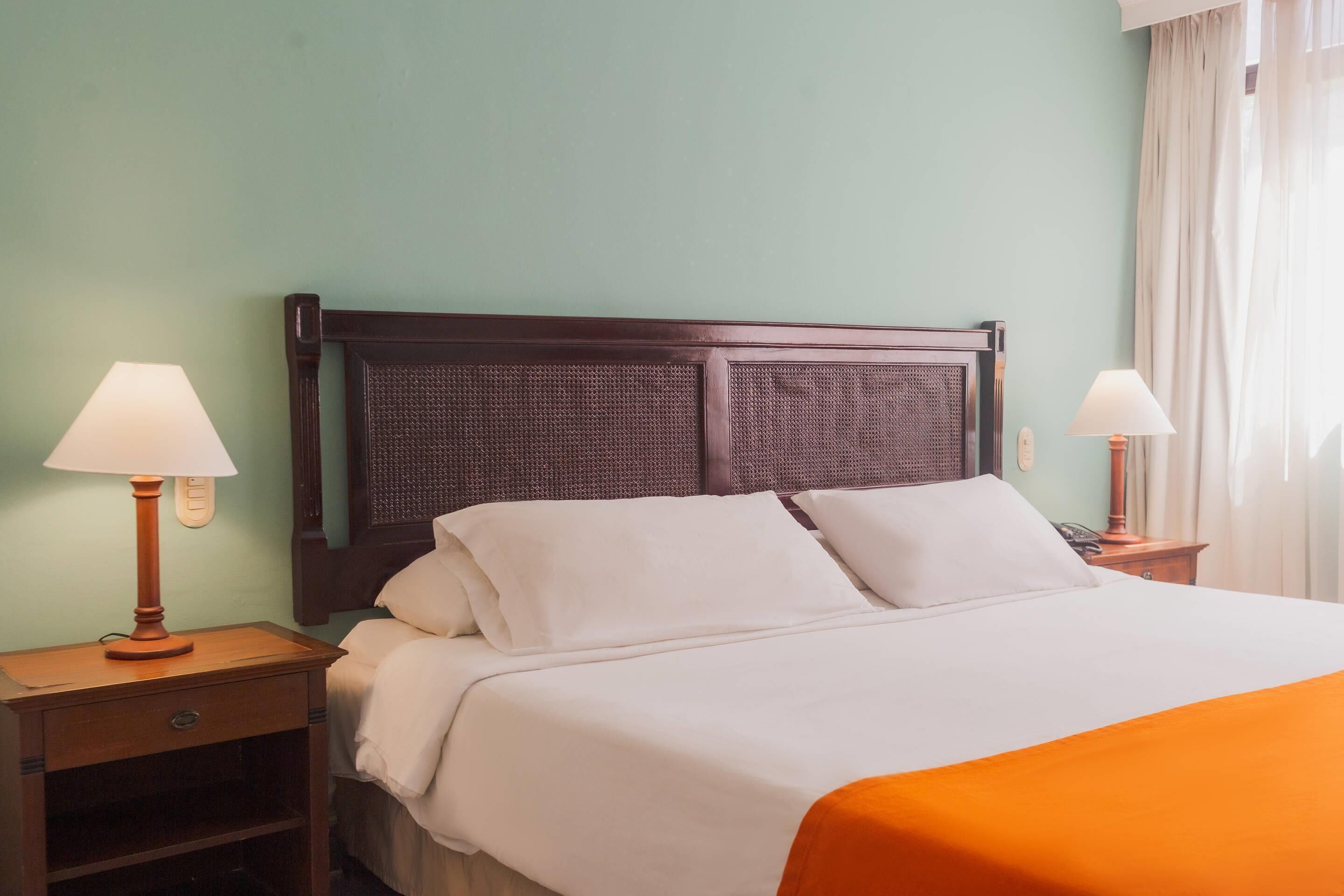 Chambre, 1 très grand lit, non-fumeurs | Literie de qualité supérieure, couette en duvet d'oie, minibar
