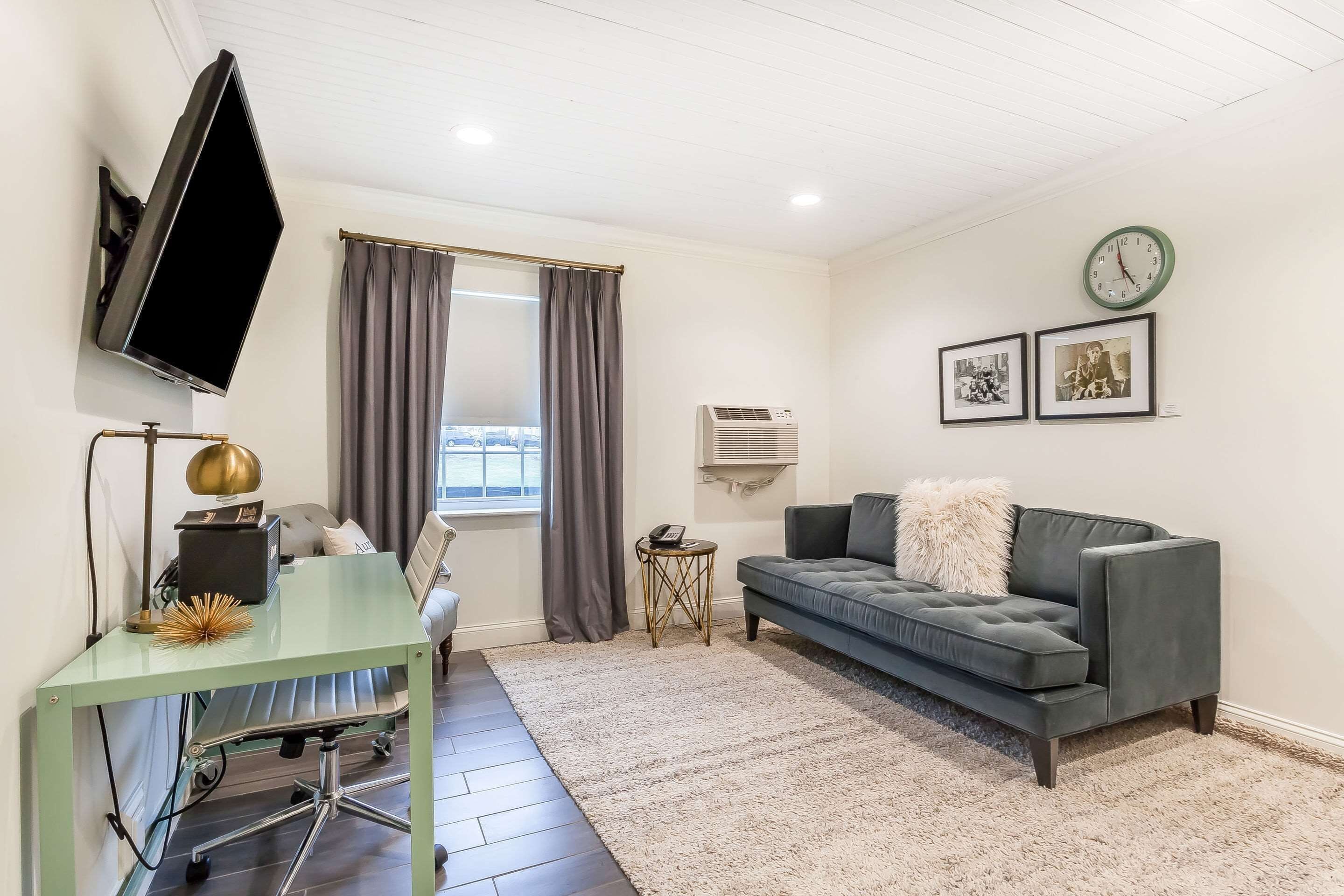 pillow-top beds, desk, iron/ironing board, free wifi