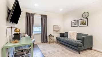 Pillowtop-bedden, een bureau, een strijkplank/strijkijzer, gratis wifi