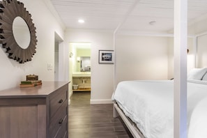 Pillowtop beds, desk, iron/ironing board, free WiFi
