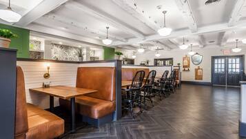 ์์นจ ์์ฌ ๊ณต๊ฐ