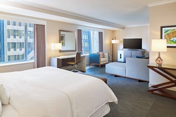 Studio Suite, 1 King Bed | Egyptian cotton sheets, premium bedding, down comforters, pillowtop beds at The Westin Michigan Avenue Chicago
