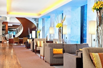 Lobby lounge at The Westin Michigan Avenue Chicago