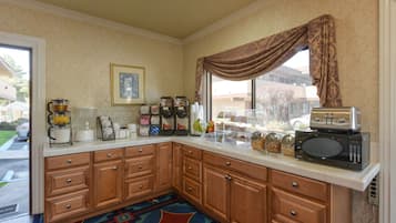 Free daily continental breakfast