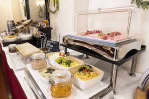 Breakfast buffet - Hotel Regina (Vienna)