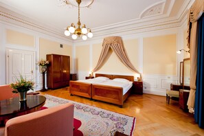 Deluxe-herbergi - 1 tvíbreitt rúm | Rúmföt af bestu gerð, míníbar, öryggishólf í herbergi