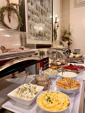 朝食ビュッフェ