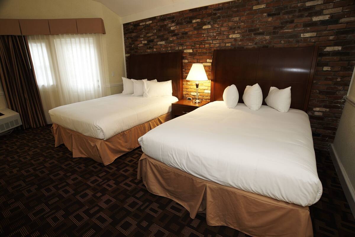 Standard Double Room, 2 Queen Beds