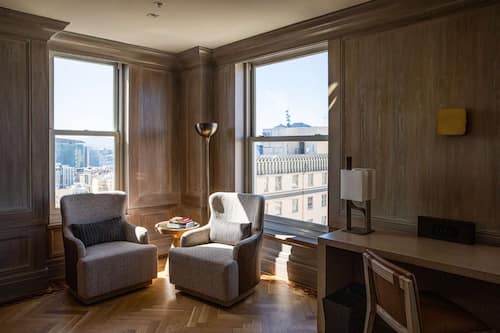 Chambre (Private Apartment) | Draps en coton égyptien, literie de qualité supérieure, minibar