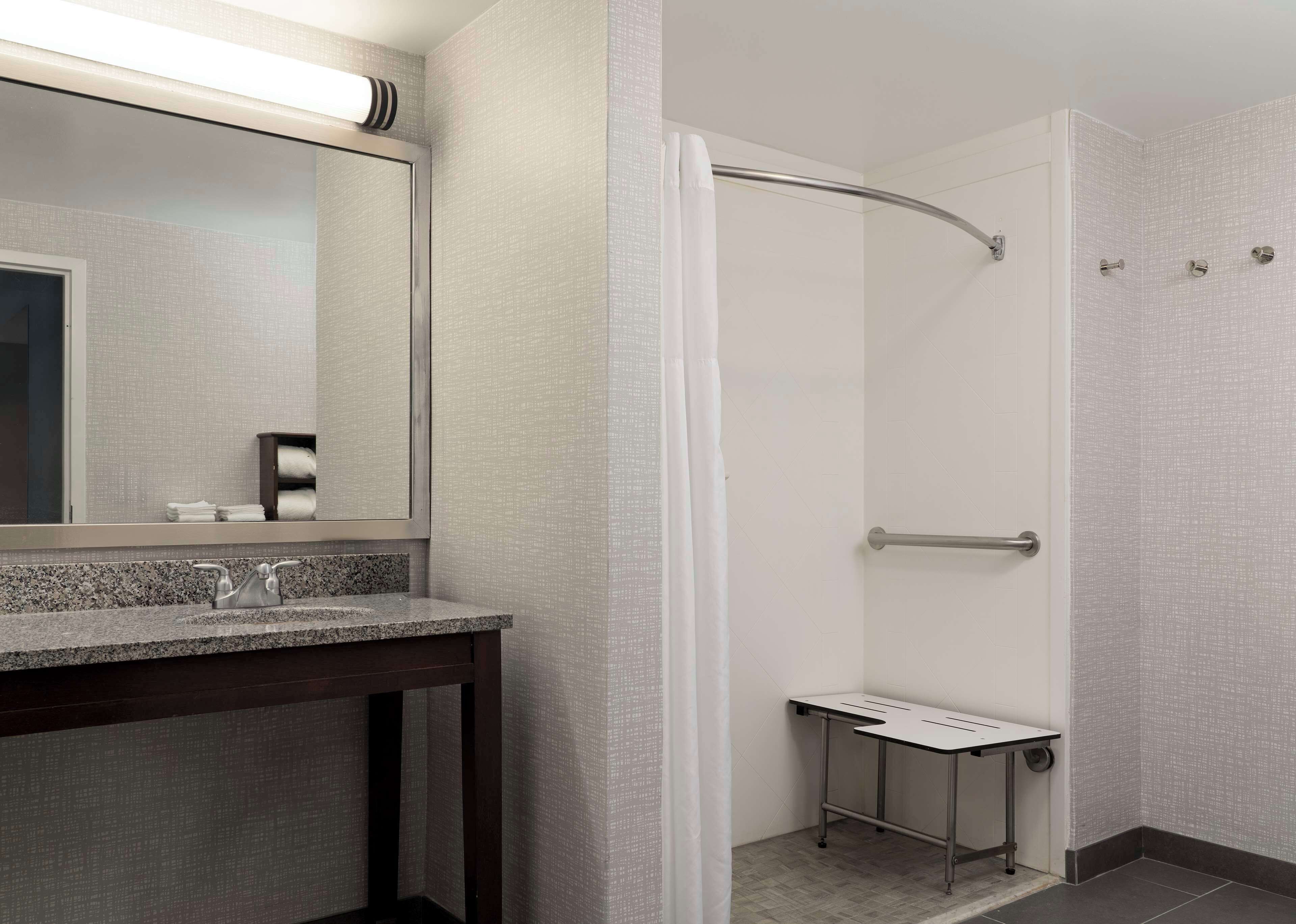 Foto - Hampton Inn & Suites Newport News (Oyster Point)