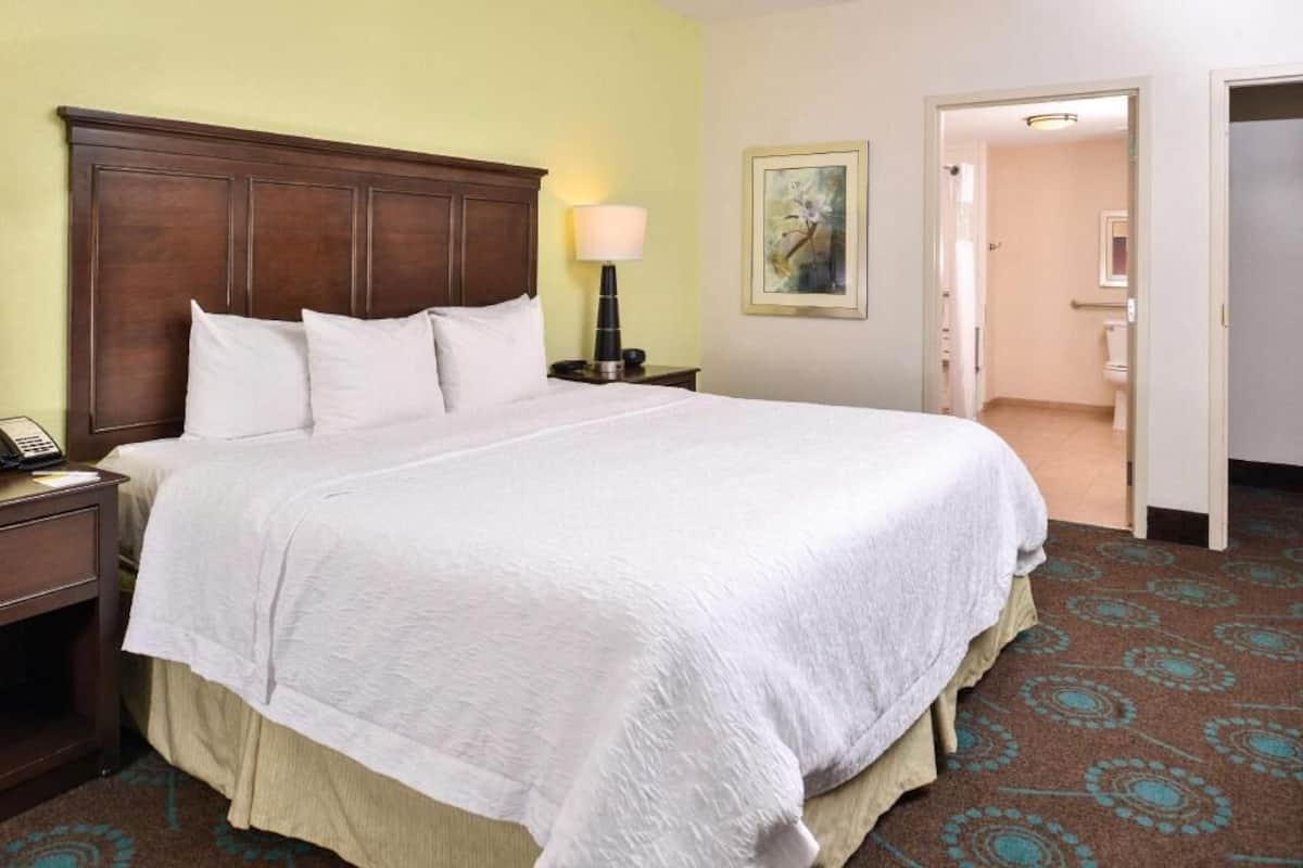 Hypo-allergenic bedding, down comforters, in-room safe, desk