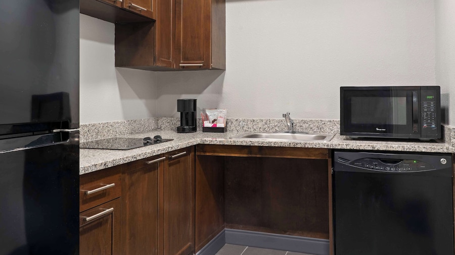 Hampton Inn & Suites Newport News (Oyster Point)