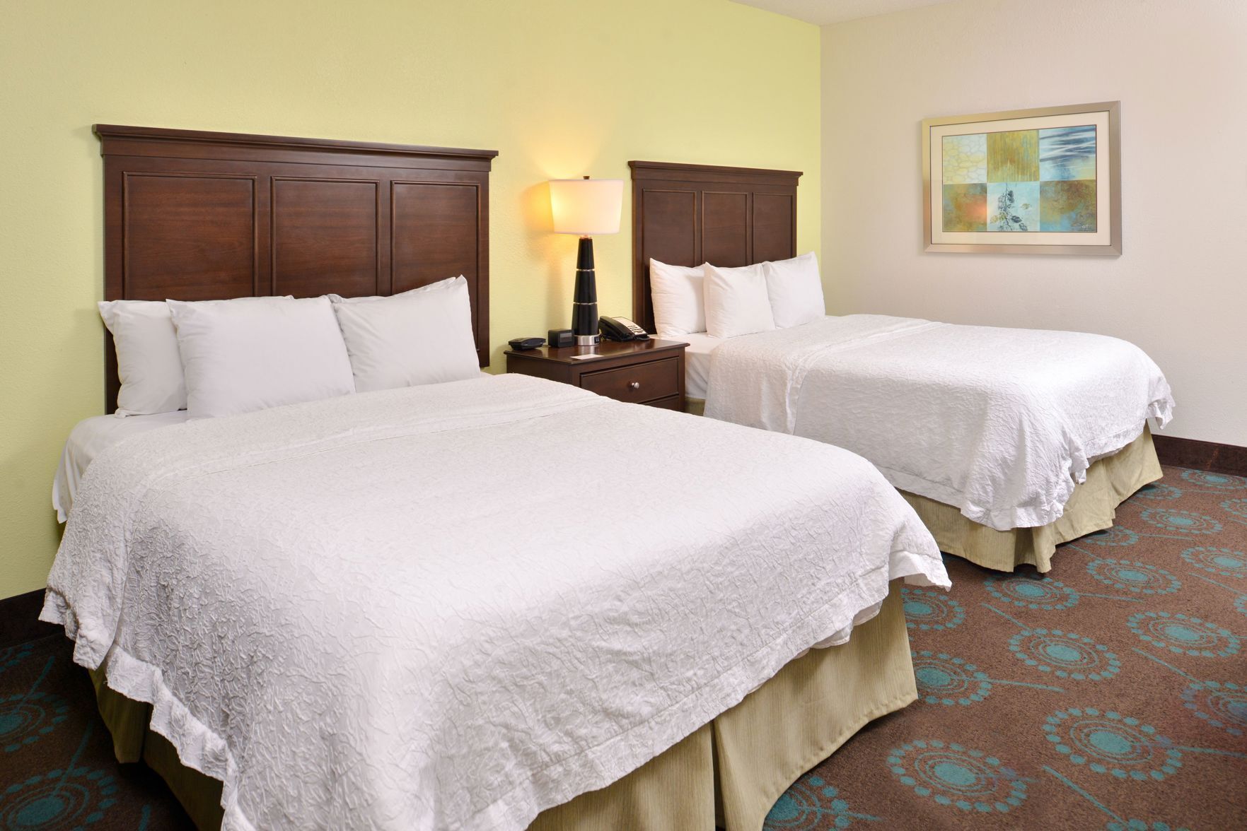 Hypo-allergenic bedding, down duvets, in-room safe, desk