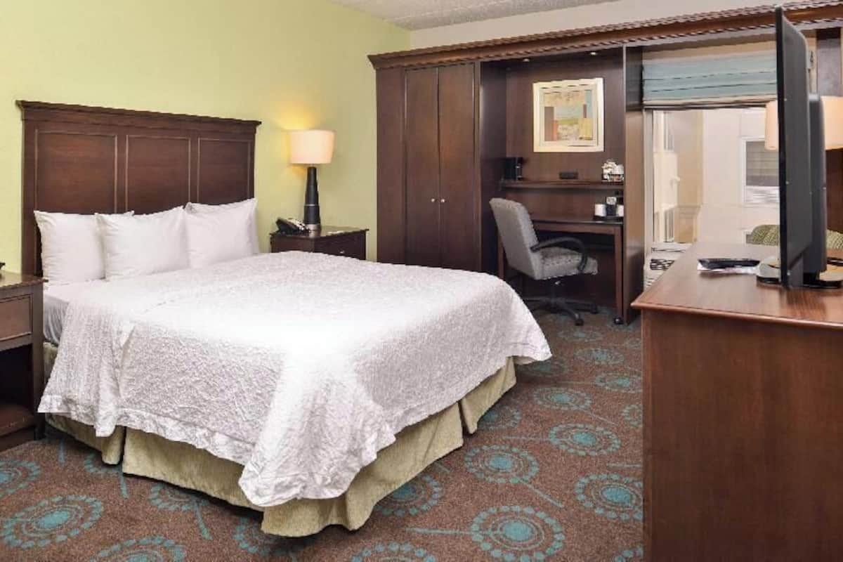 Hypo-allergenic bedding, down comforters, in-room safe, desk